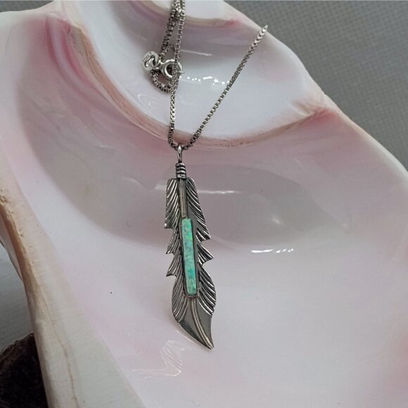 Native Zuni Artist Barney Sterling Silver Opal Inlay Feather Pendant Necklace - Picture 3 of 9